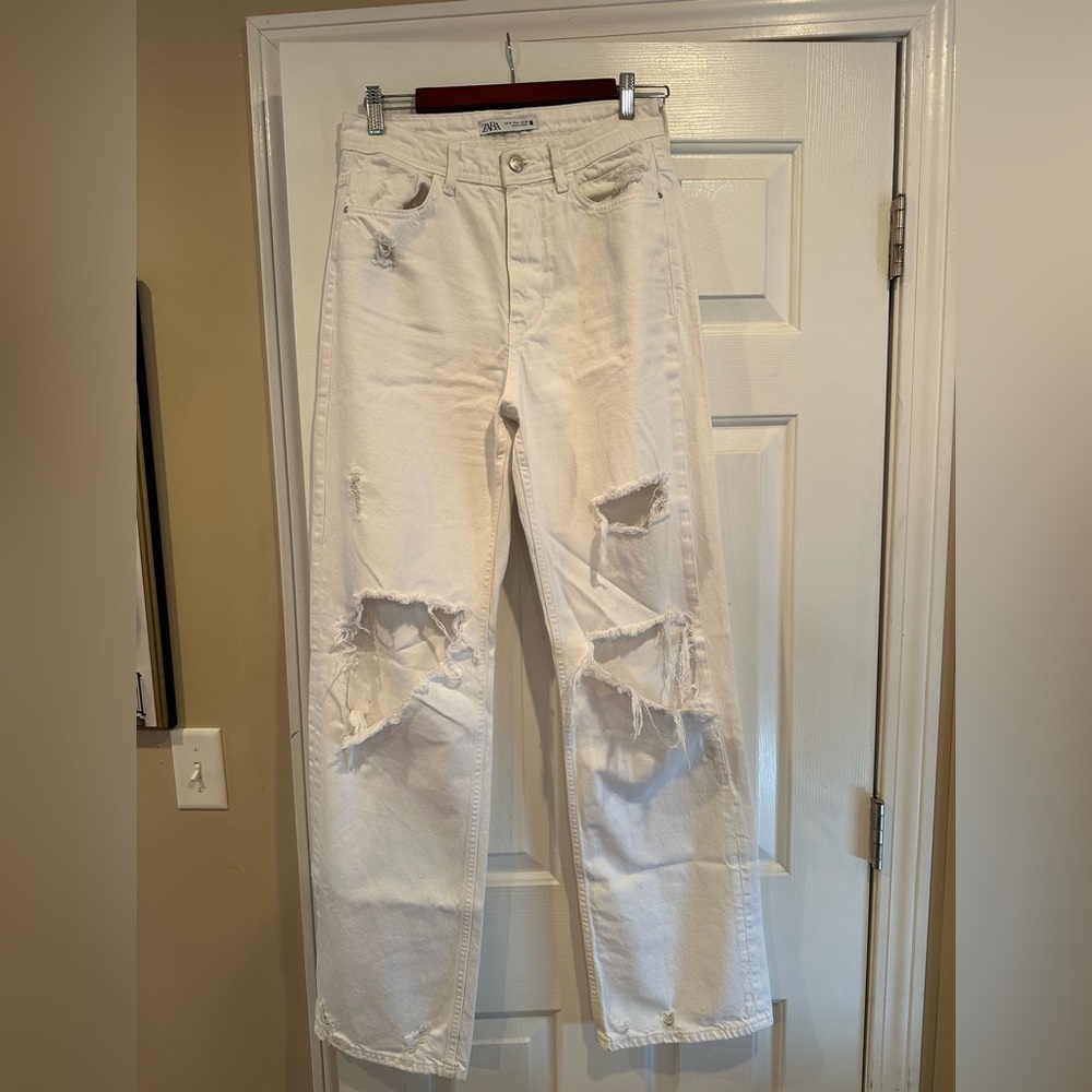 Zara White Distressed Boyfriend Jeans